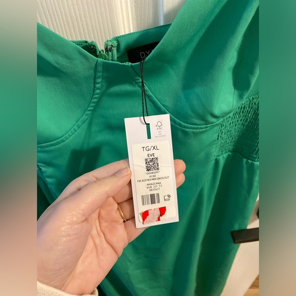 Dynamite Dress - Picture 2 of 5